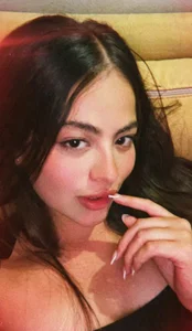 Emma_Rhoadess_ Public  4. fénykép