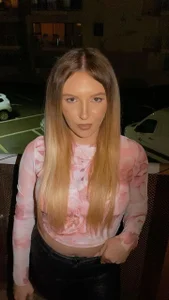 EllaAzianaa Witty and sexy  2টি ছবি