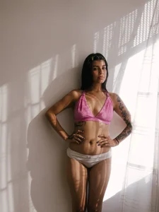 Goth_psyy Pink time Pic 2