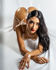 afroditaevans_ NICE TO MEET YOU Pic