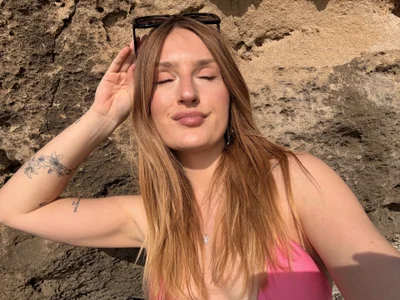 madlynn Public صورة واحدة|madlynn Public صورتان|madlynn Public  4 صور|madlynn Public  4 صورة