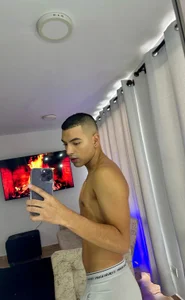 jacob_coleのHOTTIE JACOBの 3枚の写真