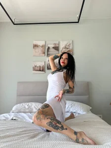 Megan_Black_MoonのTender photos 🌸#longhair#tattooの 2枚の写真