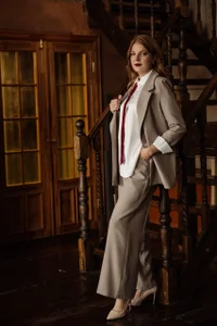 YourUniverserのBusinesslike, daring and sexyの 8枚の写真