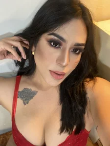 DbigloadTs Red ♥️ Foto 2