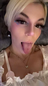 EmikoZephyr Public Pic 5