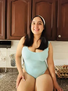 Sammy_Boobiex preparing dinner for you, so you can eat me for dessert Εικόνα