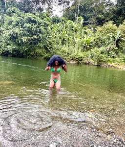 Valeria_Thompson1 I love 🌊☀️🍃 Poză 5