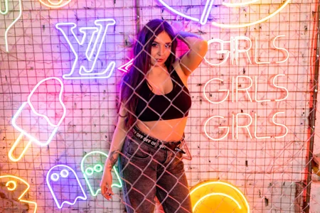 NicoleFancy Public Gambar 2