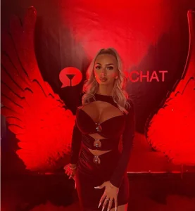 BambiKayyy I don’t ask for attention. I take it👑 Pic 2