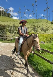 Noha_white a different day Pic