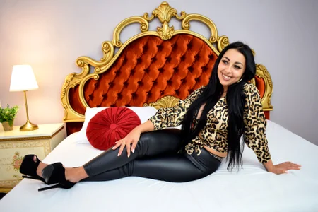 AlenaBay Just me being beautiful hihi Pic 2