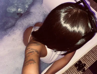 Paulina_Lopezz a jacusi day Pic 2