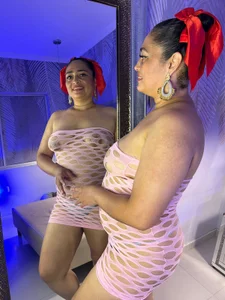 Mila_Deepthroat Public Pic 3