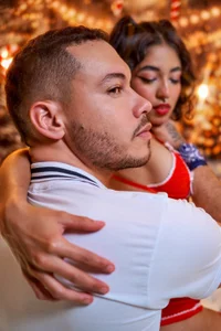 Aron_and_molly christmas Pic