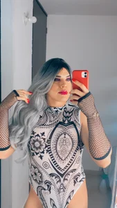 isahilton1 Public Immagine  3