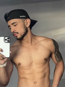 AxelKing1326 axelhat টি ছবি