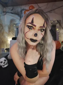 Jeanineescott GOTHIC CLOWN Pic 4