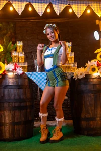 sarah_banks1 oktoberfets Pic 6