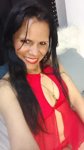 Bianca_seduction My sexy body on red Foto 3