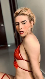 shannel__queen a party day Pic 5