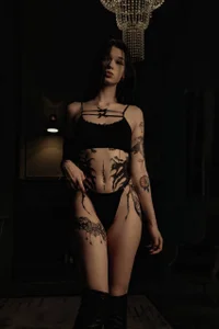 RedbeastyのSexy Mimiの 3枚の写真