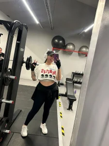 nataliasweet98 gym girl lol i try hahah Pic 2