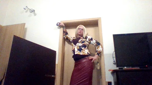 LeonieMTL Public  7টি ছবি