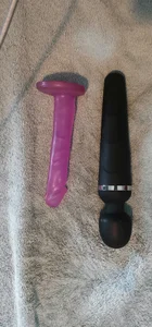 Nice2Three2 Toys for you - with 6 inch dildo for comparison! Foto 9