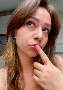 Clara_June Public Immagine  5