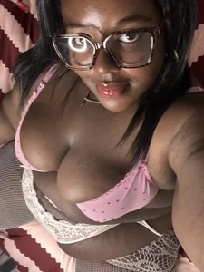 BouncyBBW: Public ( 5 фото)