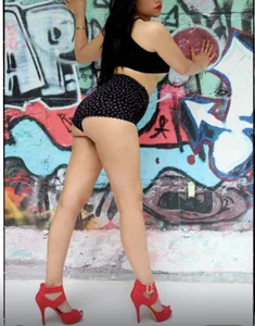 Fruity_Frenchie Public  3টি ছবি
