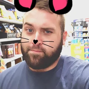 Charleschad626: Public ( 4 фото)