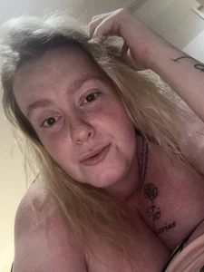 JizzyIzzy's XXX Nude Photo 1