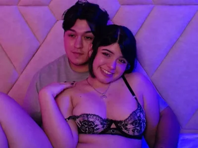 EmilyAndAndrewPublic图片