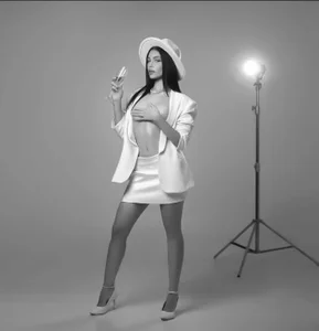 Amaliarand Glamour Pic 4