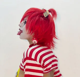 Kuromii_のRONALD MC'DONALD 🍔🍟❤ (Do you want to come here and eat my burger? ❤)の 7枚の写真