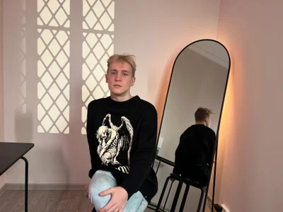 AlexxSweet: hot reflection ( фото)