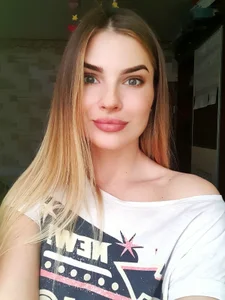 RunawayBlonde Public Pic 4