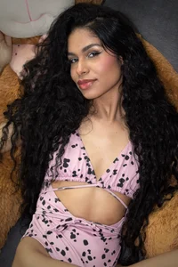 Love_CameronPublic Bild 3