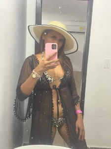 LilyAdams_ Public Pic 5