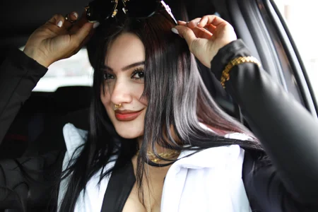 charlottewhitteのAll Eyes on Meの 3枚の写真