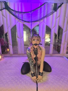 Come and explore all my lust 🥵 de BizzyNoar  3 photos