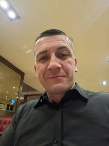 The_masked_giver Public . fénykép