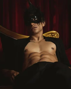 ApoloCruz fantasy boy  2টি ছবি