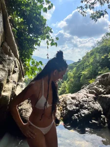 In a jungle 🌴 od Izabella_Bella  4 snímek