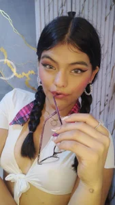 NIKIBUNNYのYOUR FAVORITE STUDENT 🫦の 2枚の写真