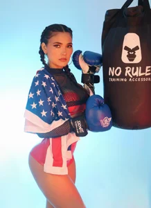 SaraParker_ Miss Box Fotka