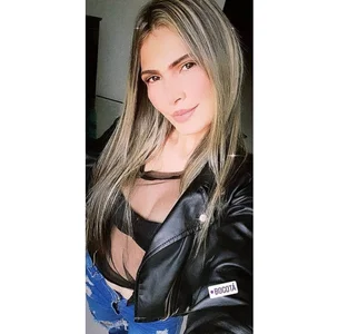 iamvicky_4 BLONDE Kuva 2