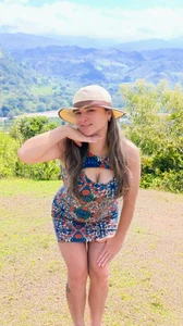 CristinaGreyz Walk Pic 4